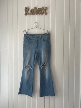 Levi’s 726 Flare Light Blue Distressed Flare Jeans - Women 31